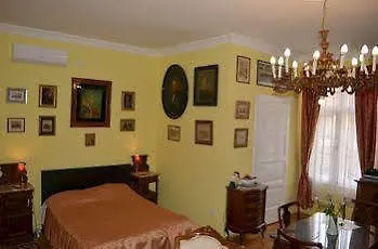 Alkotmany Street Apartment Budapest