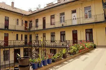 Hotel Alkotmany Street Apartment Budapest